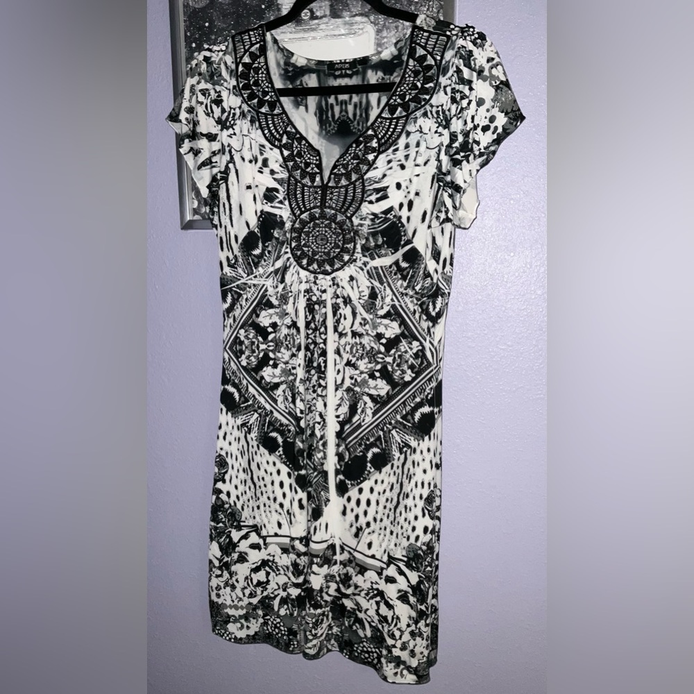 APT.9 STUNNING SEXY DRESS WITH RHINESTONES